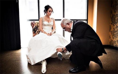 女儿结婚父母穿什么衣服合适