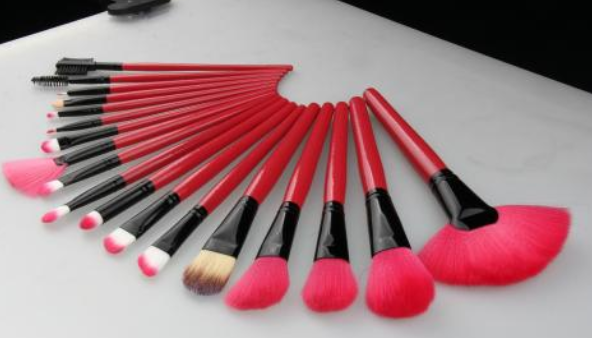 如何化日常淡妆