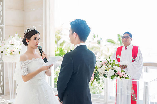 喜庆热闹婚礼主持词