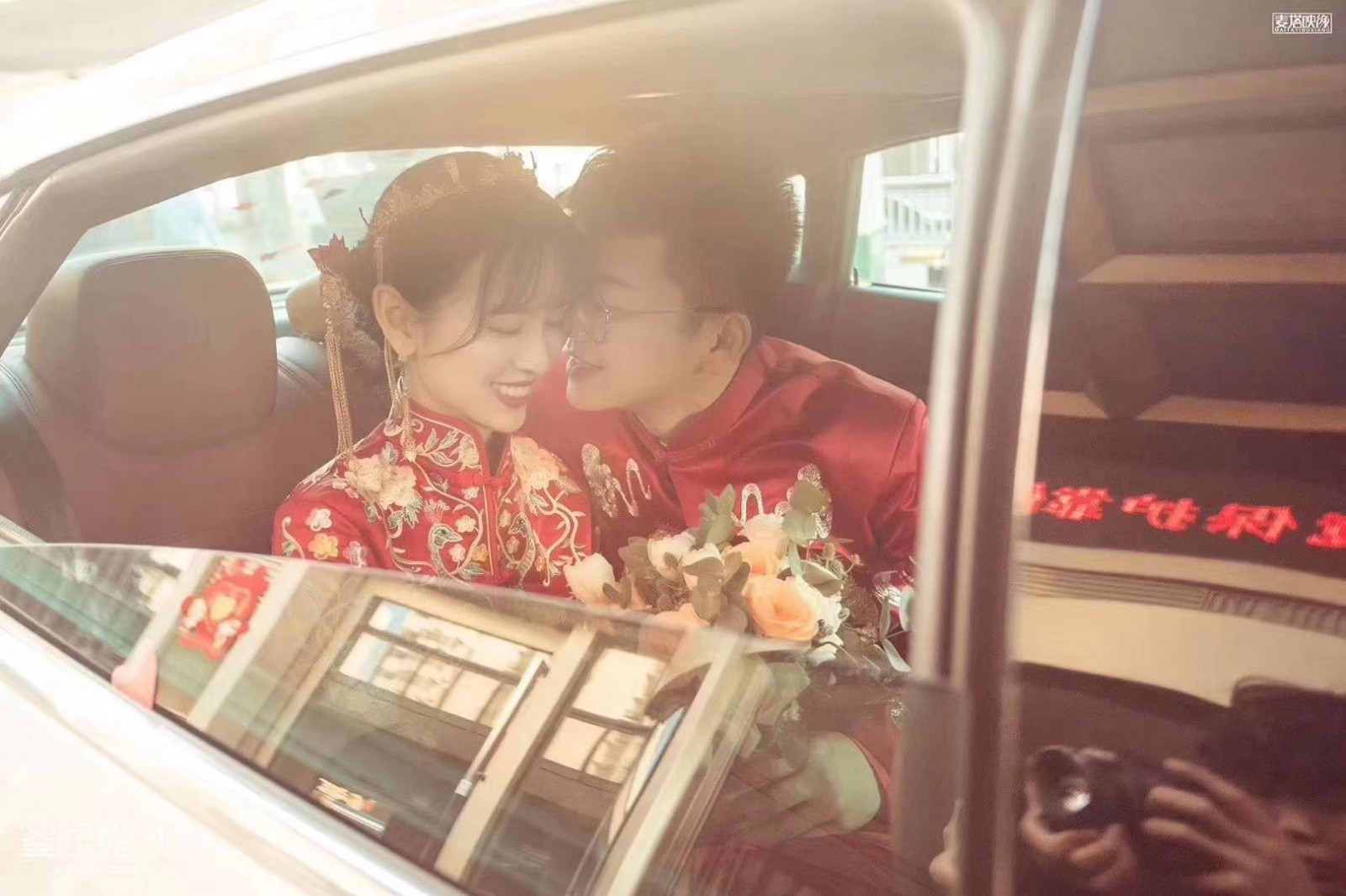 结婚穿礼服可以吗