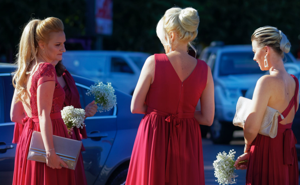  伴郎伴娘各2个可以吗