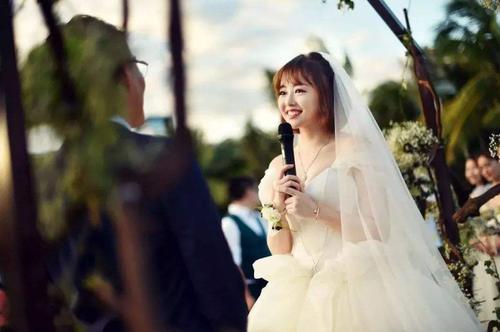 结婚一般穿几套衣服