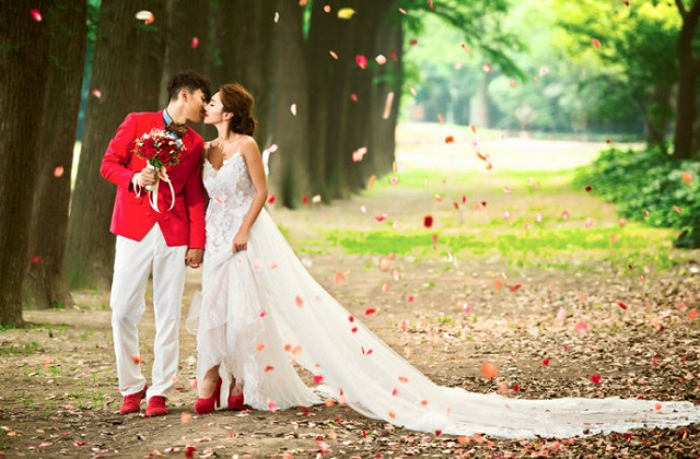 胸大拍婚纱照好看吗 胸大拍婚纱照怎么办