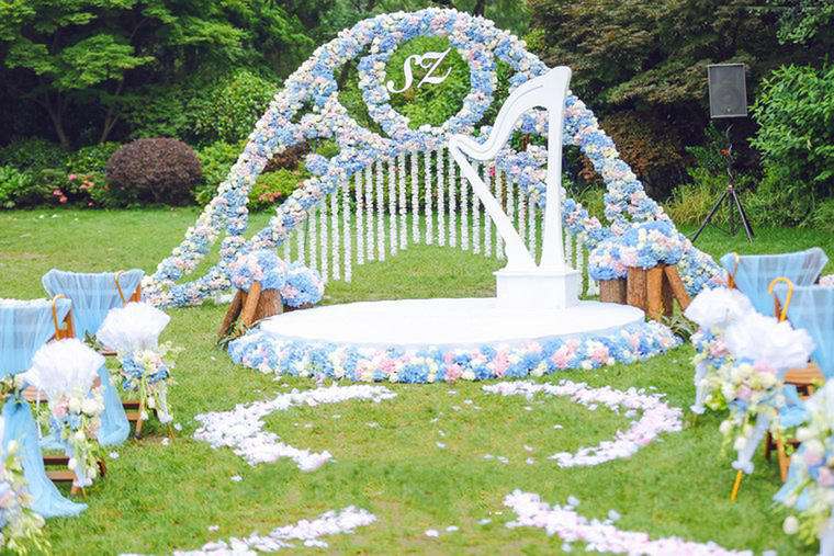 草坪西式婚礼布置攻略