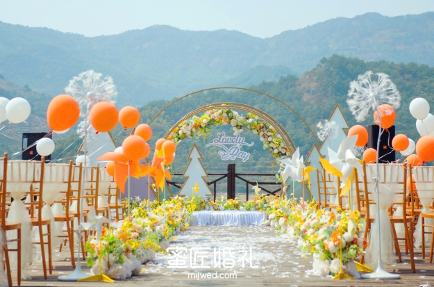 户外婚礼布置效果图 好看的户外婚礼布置