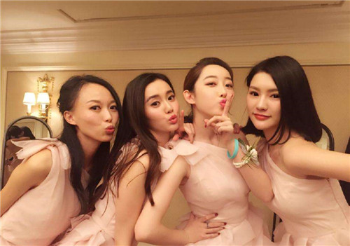 伴娘穿什么样的鞋 伴娘可以穿红色鞋子吗