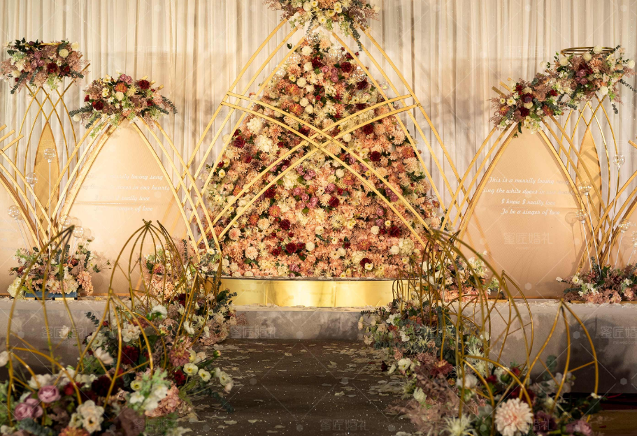 参加西式婚礼的服装要注意什么