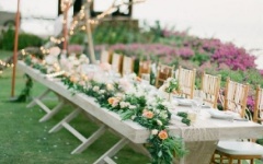 草坪婚礼怎么吃饭