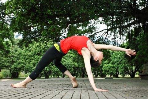 减掉腰两侧的肉8个动作