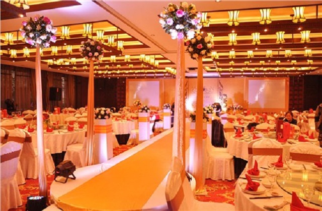 大酒店一般结婚酒席多少钱一桌 在酒店结婚大概多少钱