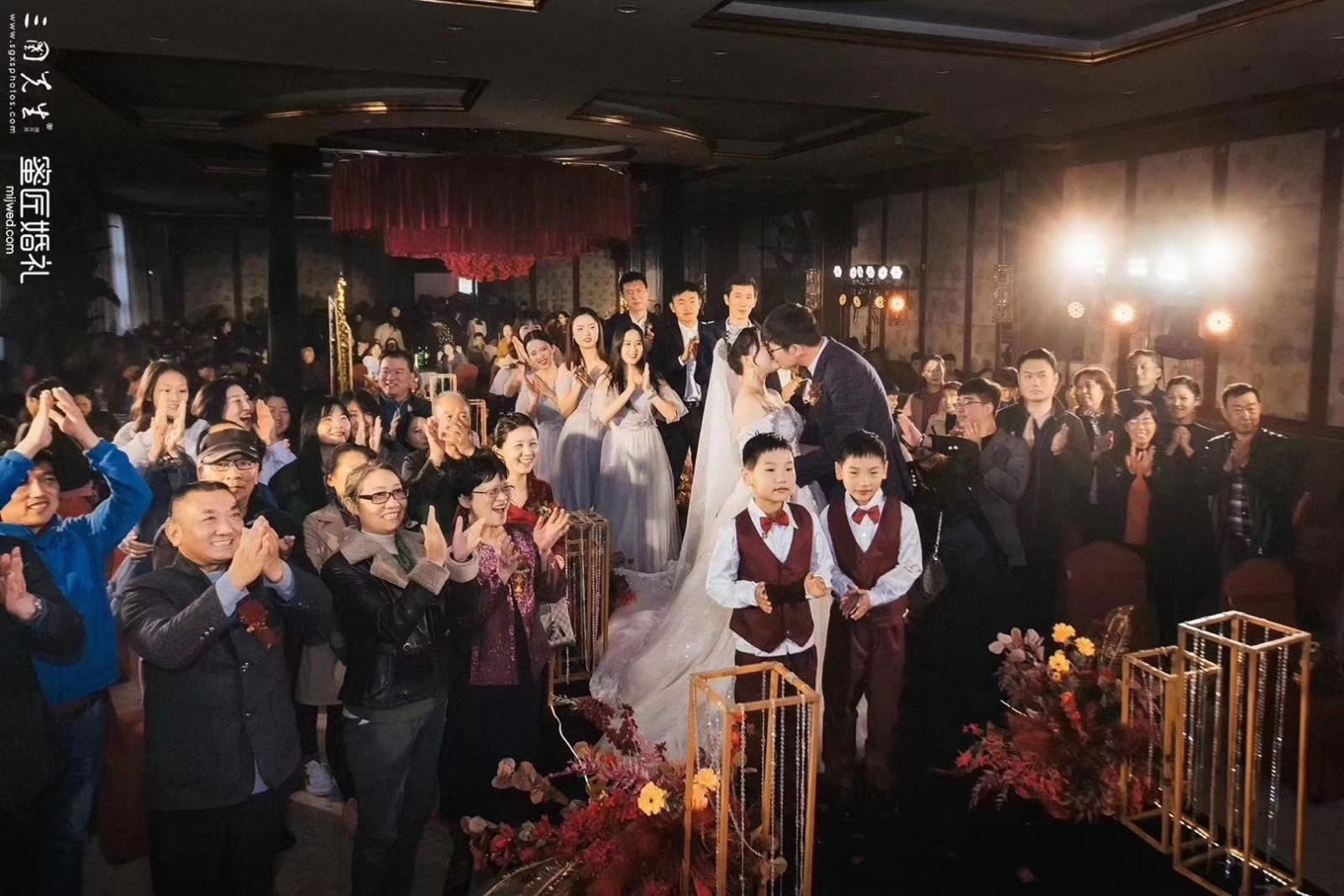 邀请朋友参加婚礼的话搞笑