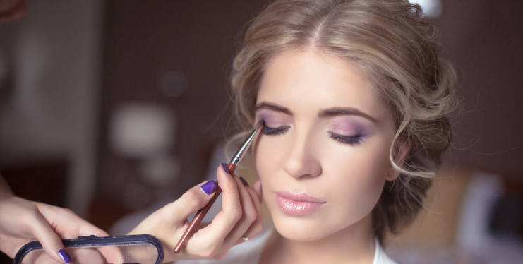 新娘妆一般收费多少钱 现在新娘妆跟妆多少钱一天