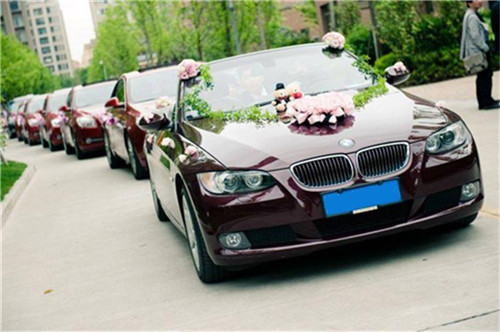 郑州租婚车怎么租 郑州租婚车是连司机租的吗