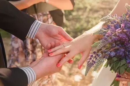 朋友圈较自然的秀恩爱 朋友圈花式秀恩爱文字