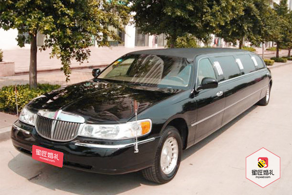 婚礼用车租一天多少钱 结婚租个婚车大概多少钱