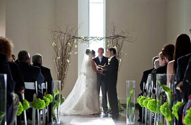 推荐适合参加婚礼的衣服 男士去参加婚礼穿什么好