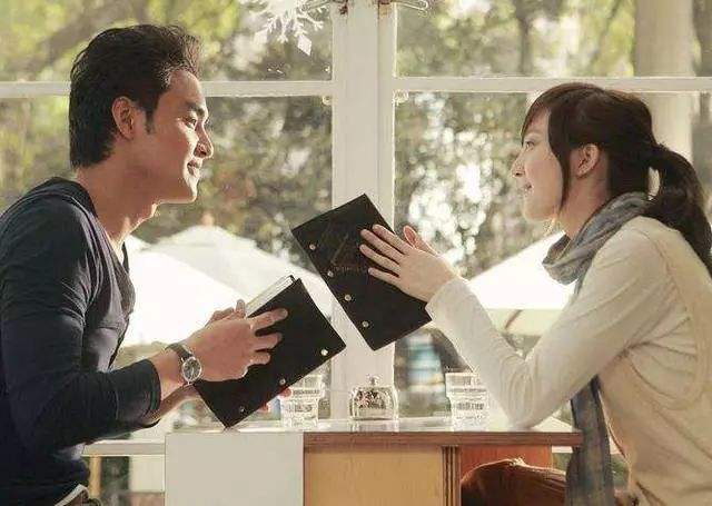 第一次相亲见面不宜谈论这些问题问题