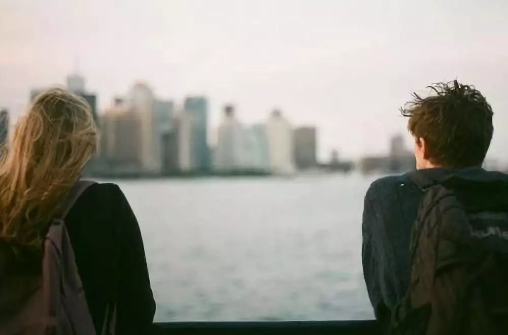 婚姻中出现出轨怎么分 婚姻关系存续期间的过错