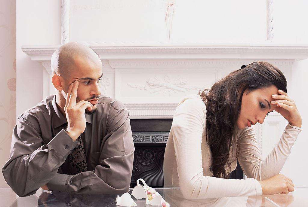 婚姻中出现出轨怎么分 婚姻关系存续期间的过错