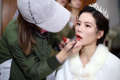 一场婚礼化妆师多少钱 婚礼化妆师多少钱一天
