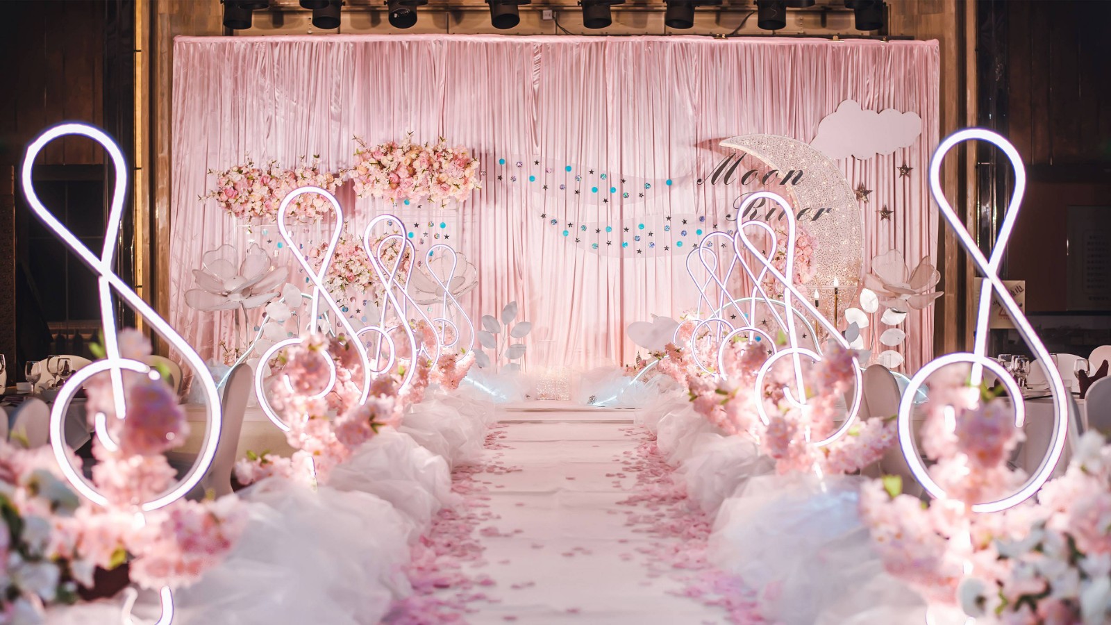 自己布置婚礼现场,自己布置简易婚礼现场