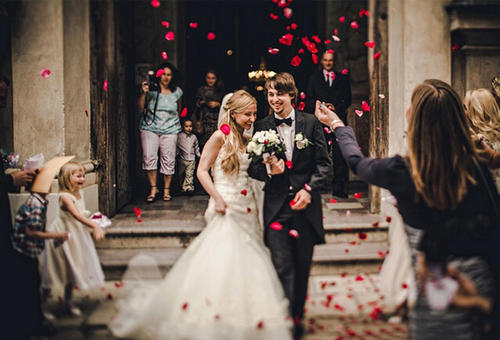 2020年结婚请柬歌名