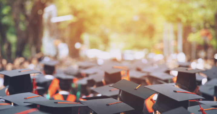 祝福毕业生的祝福语 孩子大学毕业祝福