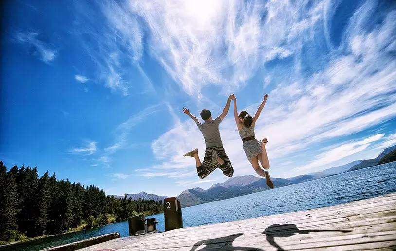 夫妻之间结婚纪念送什么礼物 致自己结婚纪念快乐的句子