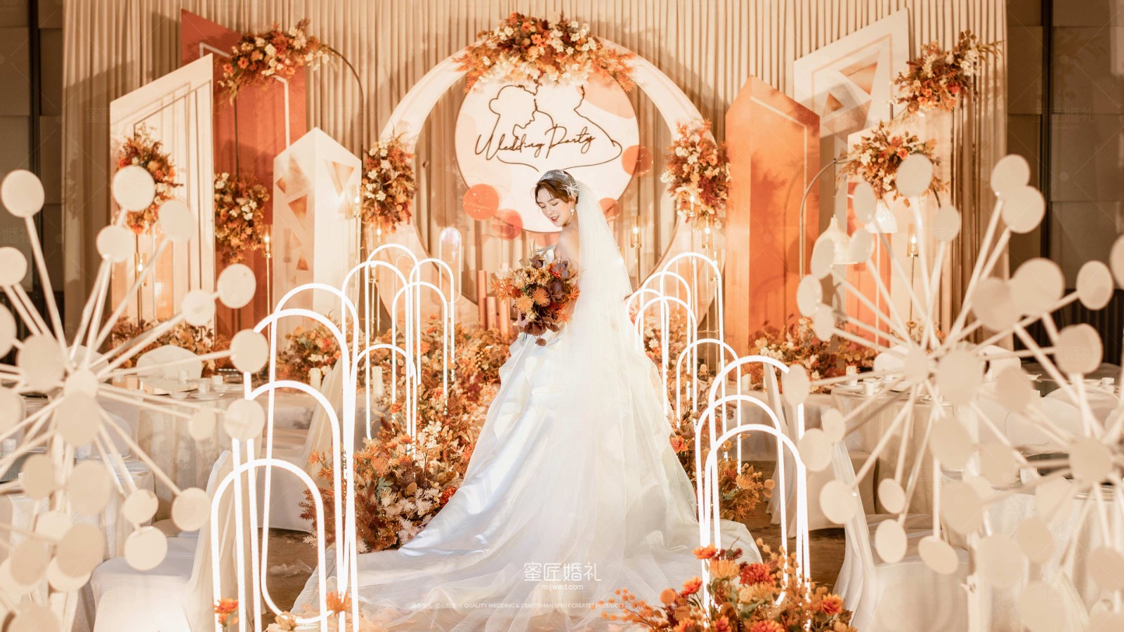 婚礼跟妆的步骤都是哪些 婚礼跟妆都是需要哪些化妆品