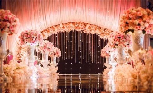 豪华梦幻的婚礼现场布置 婚礼现场布置豪华梦幻
