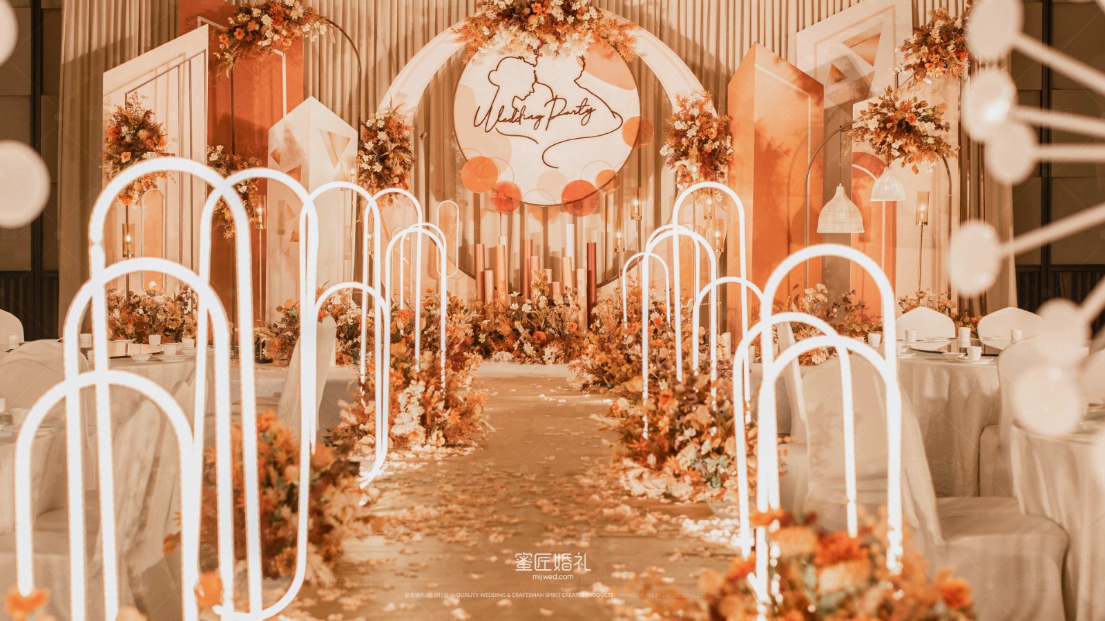 草坪婚礼现场布置如何省钱,草坪婚礼现场如何安排时间