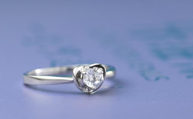 晒结婚戒指的经典语录 在朋友圈晒婚戒的句子