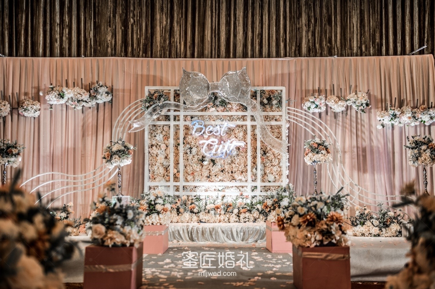 创意的婚礼主持人主持词,走心的婚礼主持人主持词