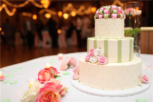 订婚宴都应该什么人参加 订婚宴应该邀请哪些人