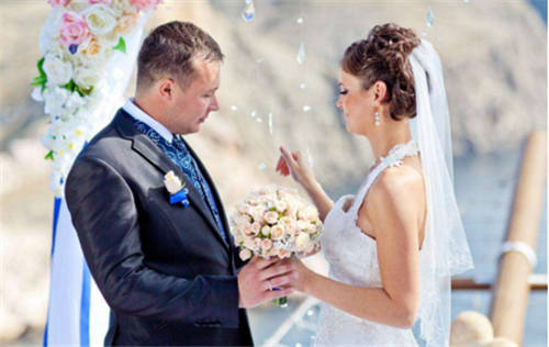 怎么恭喜别人结婚简短 恭喜别人结婚简短祝福语