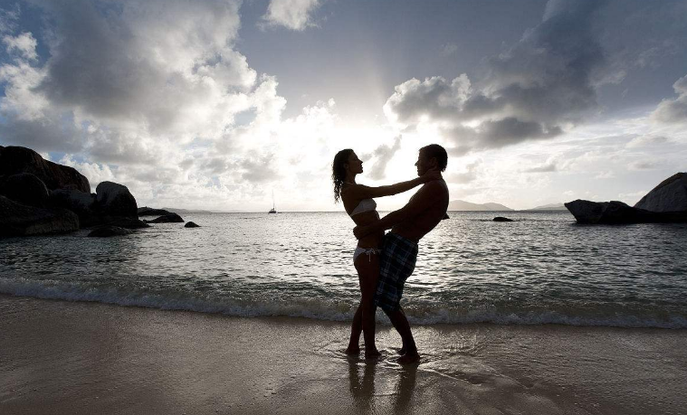 情侣公开说说一人一条 官宣句子一人一句情侣