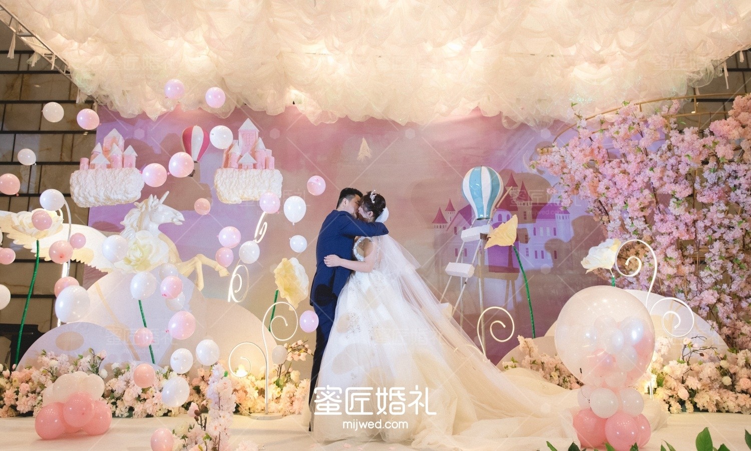 婚礼跟拍大概是什么价格 婚礼跟拍会选择什么样的机器