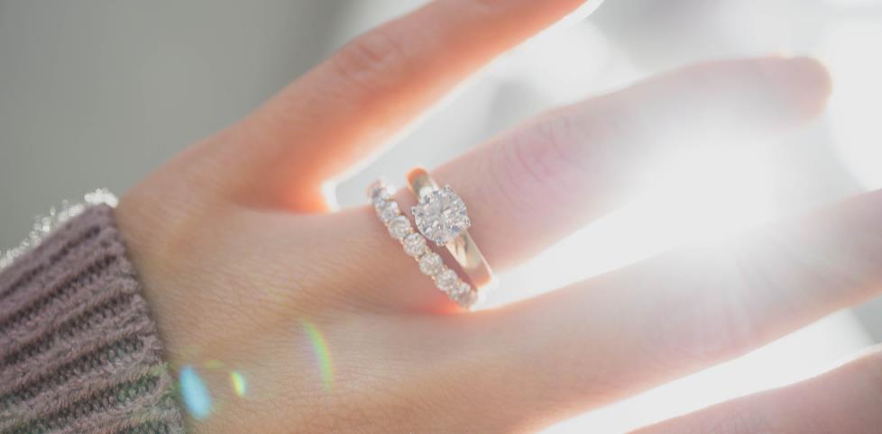 求婚戒指刻字 求婚戒指刻什么字