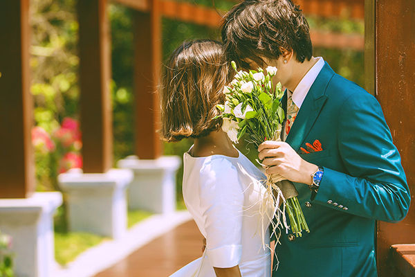 朋友圈分享婚纱照的搞笑文案 朋友圈晒婚纱照文案推荐