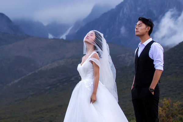 朋友圈分享婚纱照的搞笑文案 朋友圈晒婚纱照文案推荐