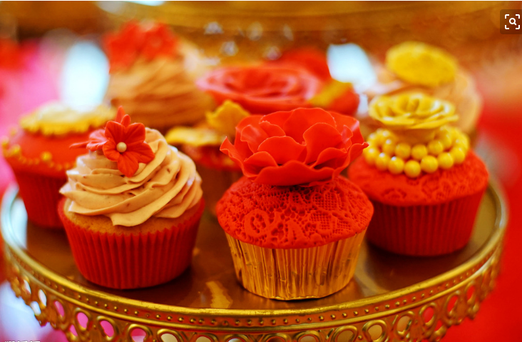 婚礼甜品台需要知道的问题 适合摆放婚礼甜品台上面甜点