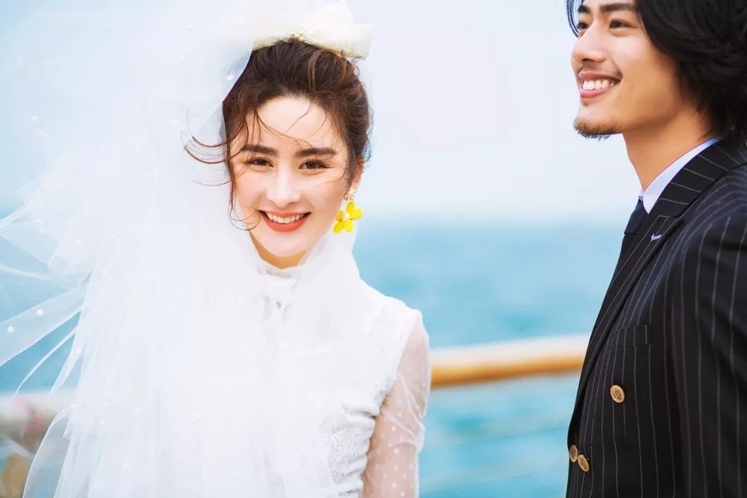 拍婚纱照怎么笑的自然好看