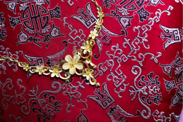 彩礼一般是什么给 彩礼和三金什么时候给女方