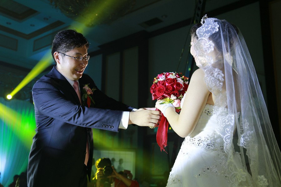 国庆节婚礼晚会主持稿