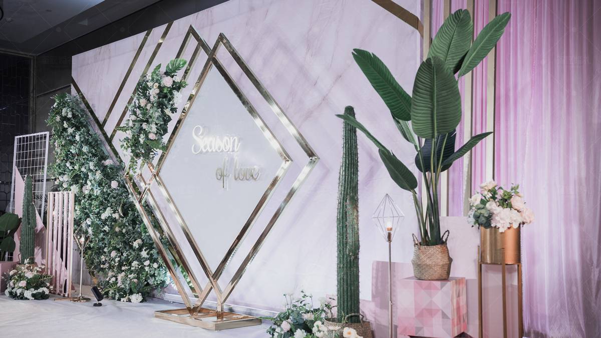 婚礼主持人怎样讲话,婚礼主持人如何注意