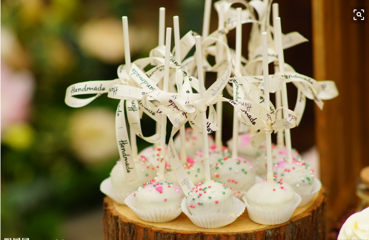 中式婚礼甜品蛋糕有哪些 婚礼甜品台蛋糕布置