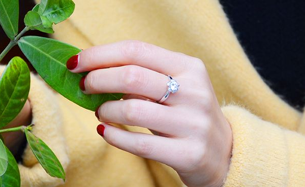 结婚不买钻戒的人多吗 结婚一定要买钻戒吗