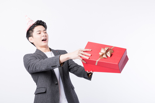 老公生日送什么礼物最有意义 老公过生日送什么礼物最有意义