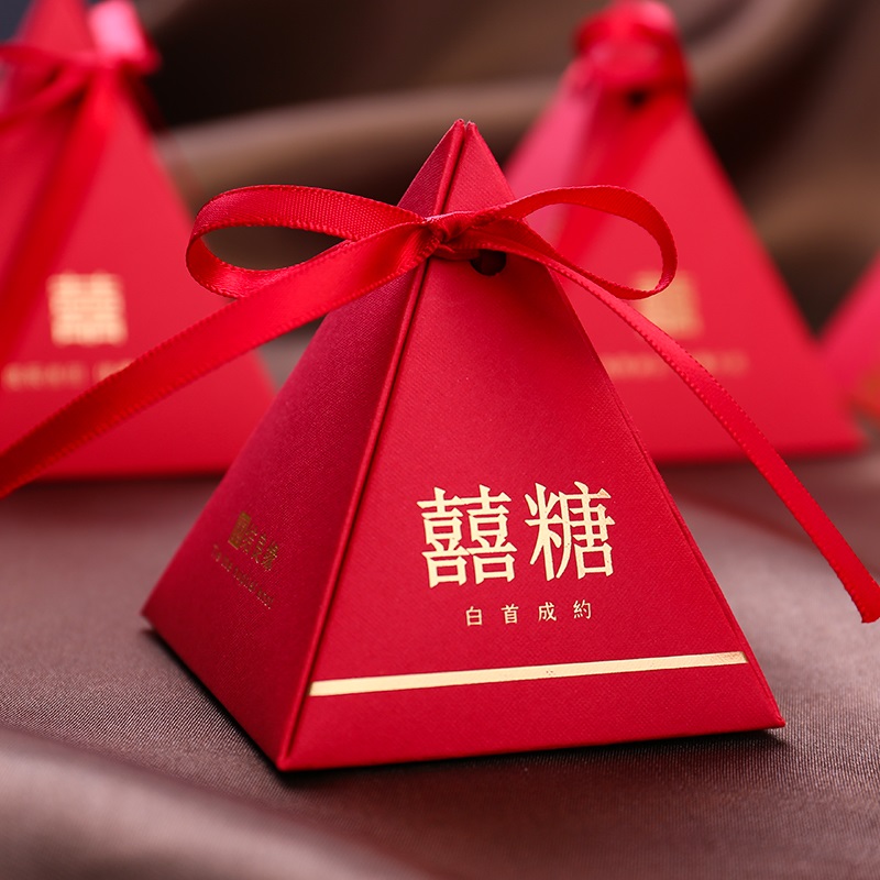 选择婚礼蛋糕注意哪些 手捧花有哪些样式