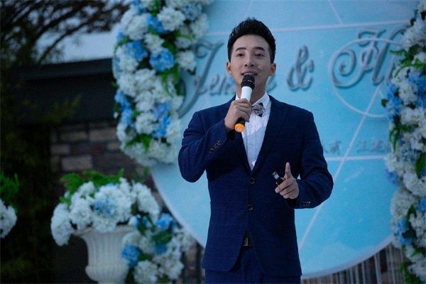 2020年国庆西式婚礼主持词